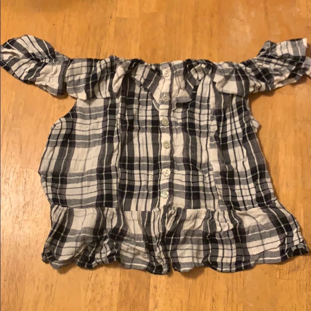 Off the shoulder American eagle shirt